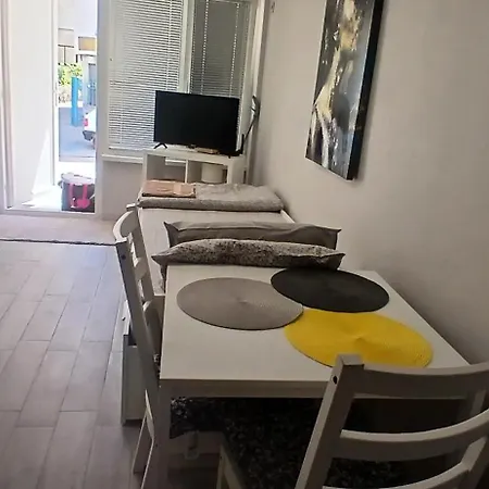 Apartment студио за двама в центъра на град